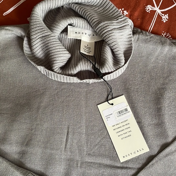 Grey Cowl Neck Sweater size small NWT - Picture 3 of 3
